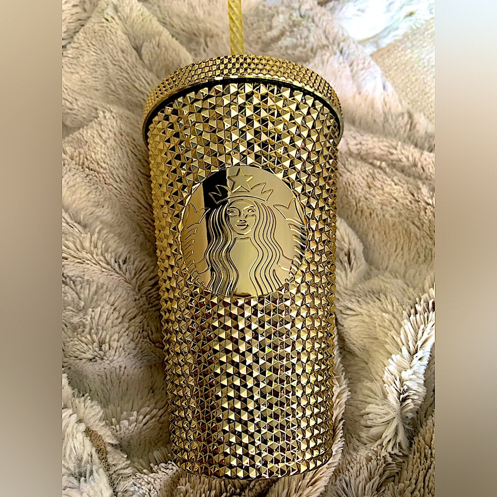 Starbucks Holiday 2022 gold grande cold cup